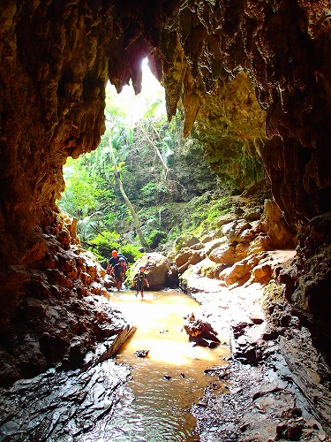 石垣島では鍾乳洞が観光